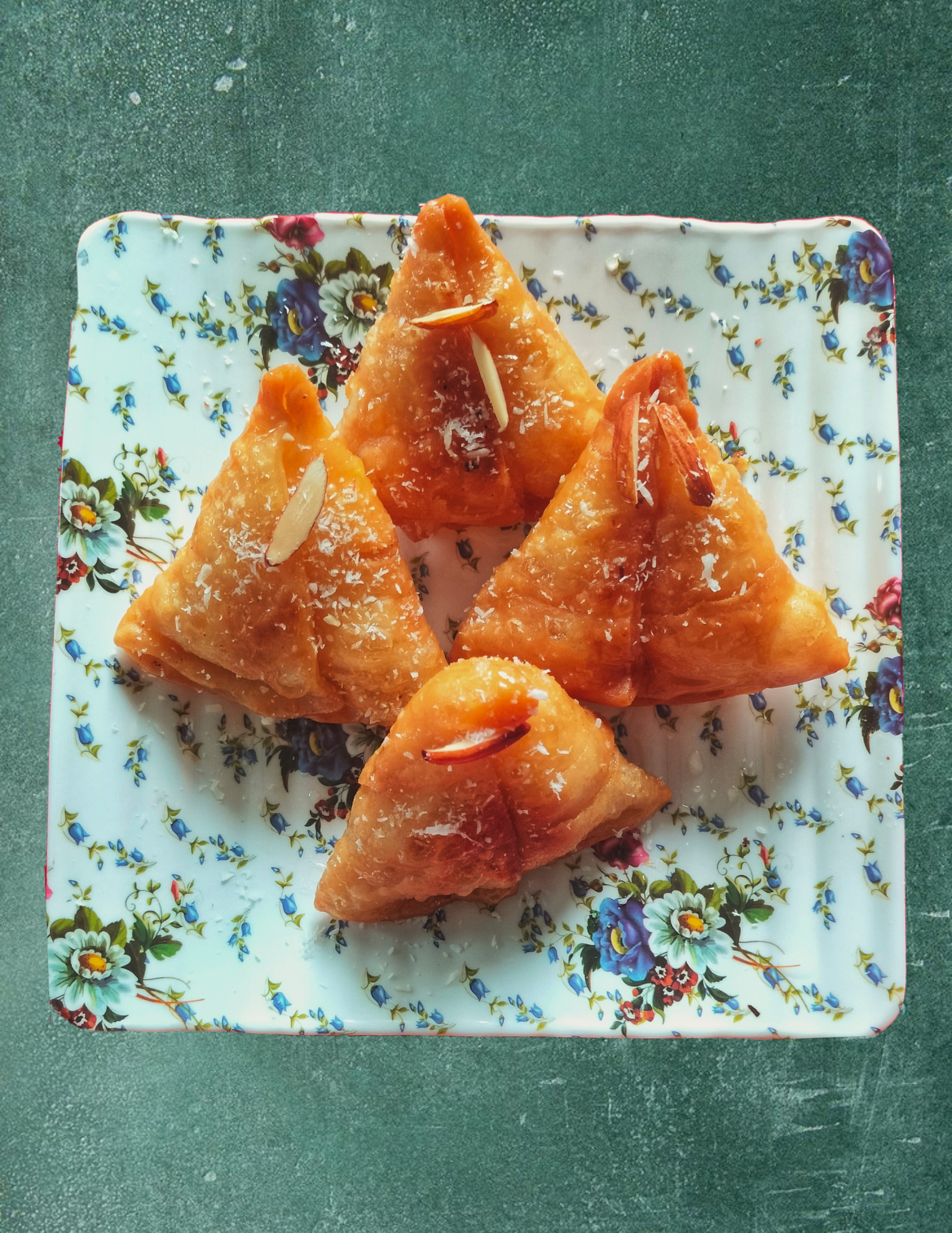 Mava Samosa [2 Pieces]